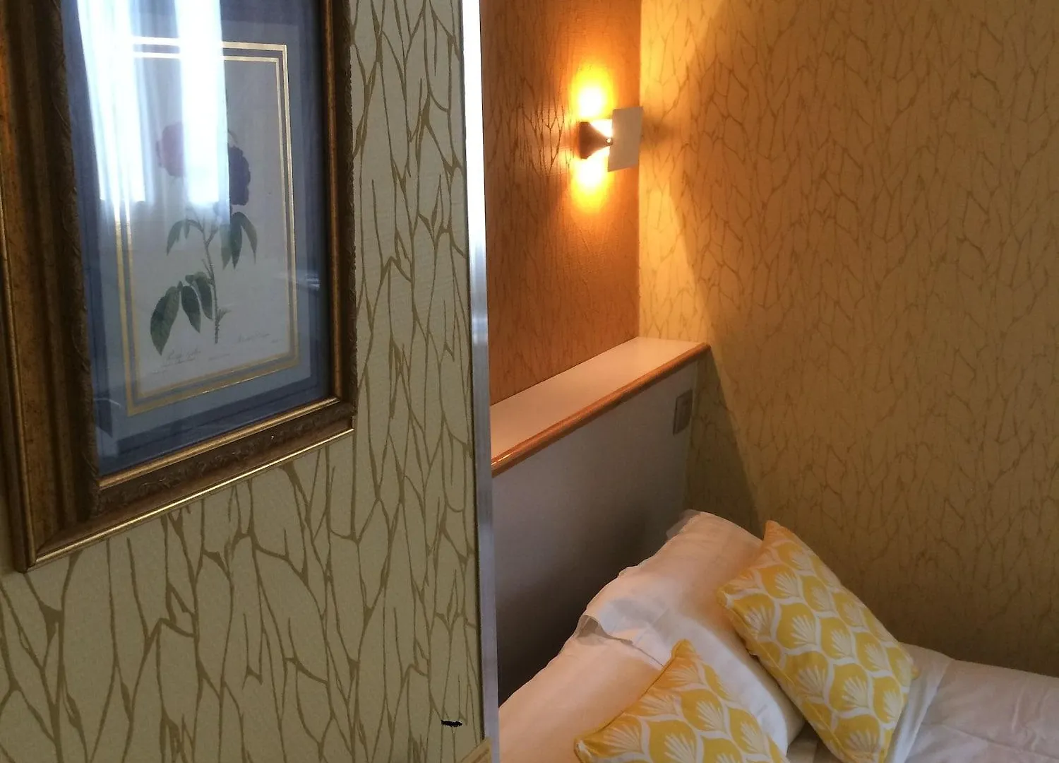 Picardy Hotel-Gare Du Nord Parijs 2*,